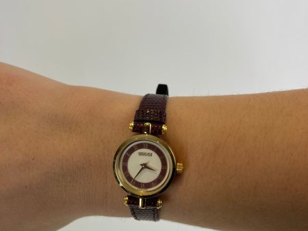 Gucci Vintage Goldtone Watch Fashion